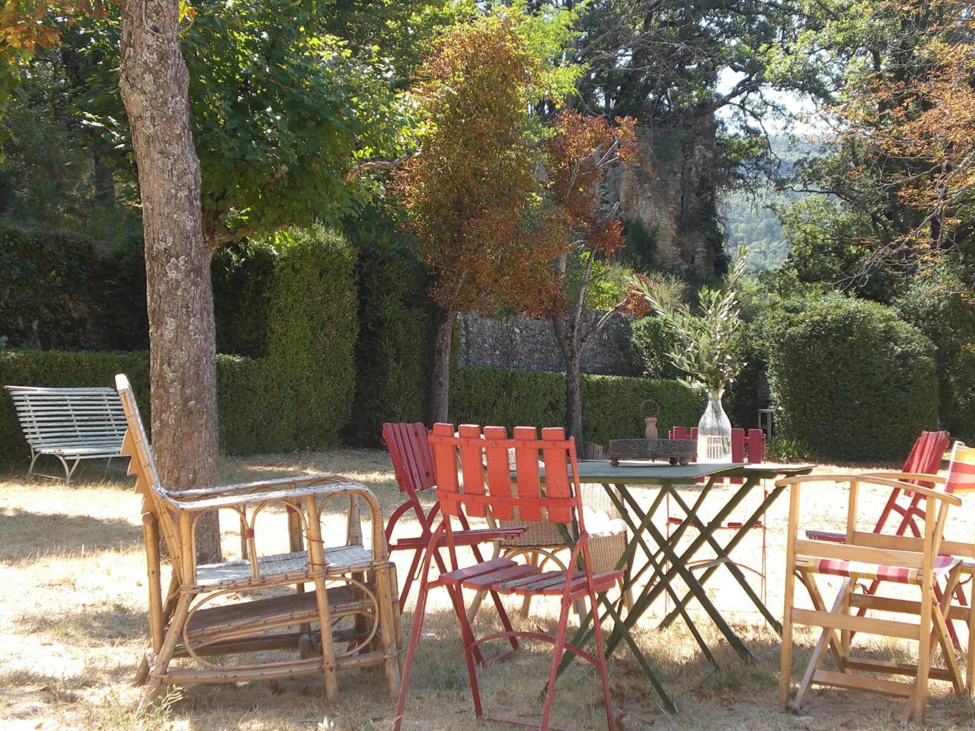 Chateau De Peyrolles Apt Exterior foto