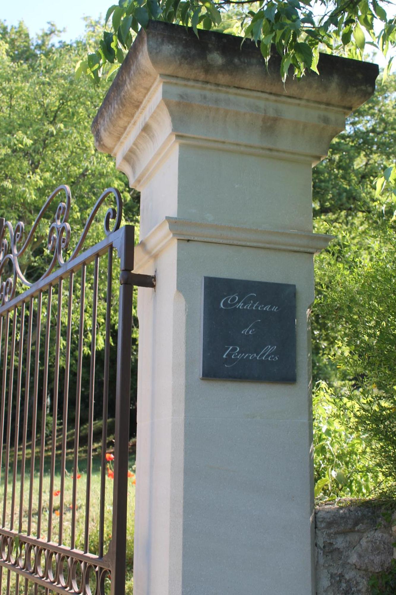 Chateau De Peyrolles Apt Exterior foto